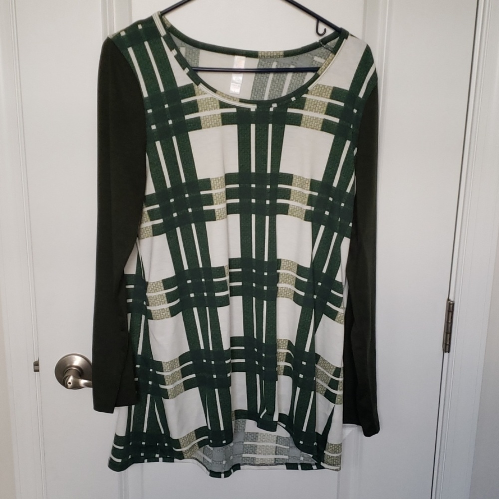 Large Lularoe lynnae green striped on white.
